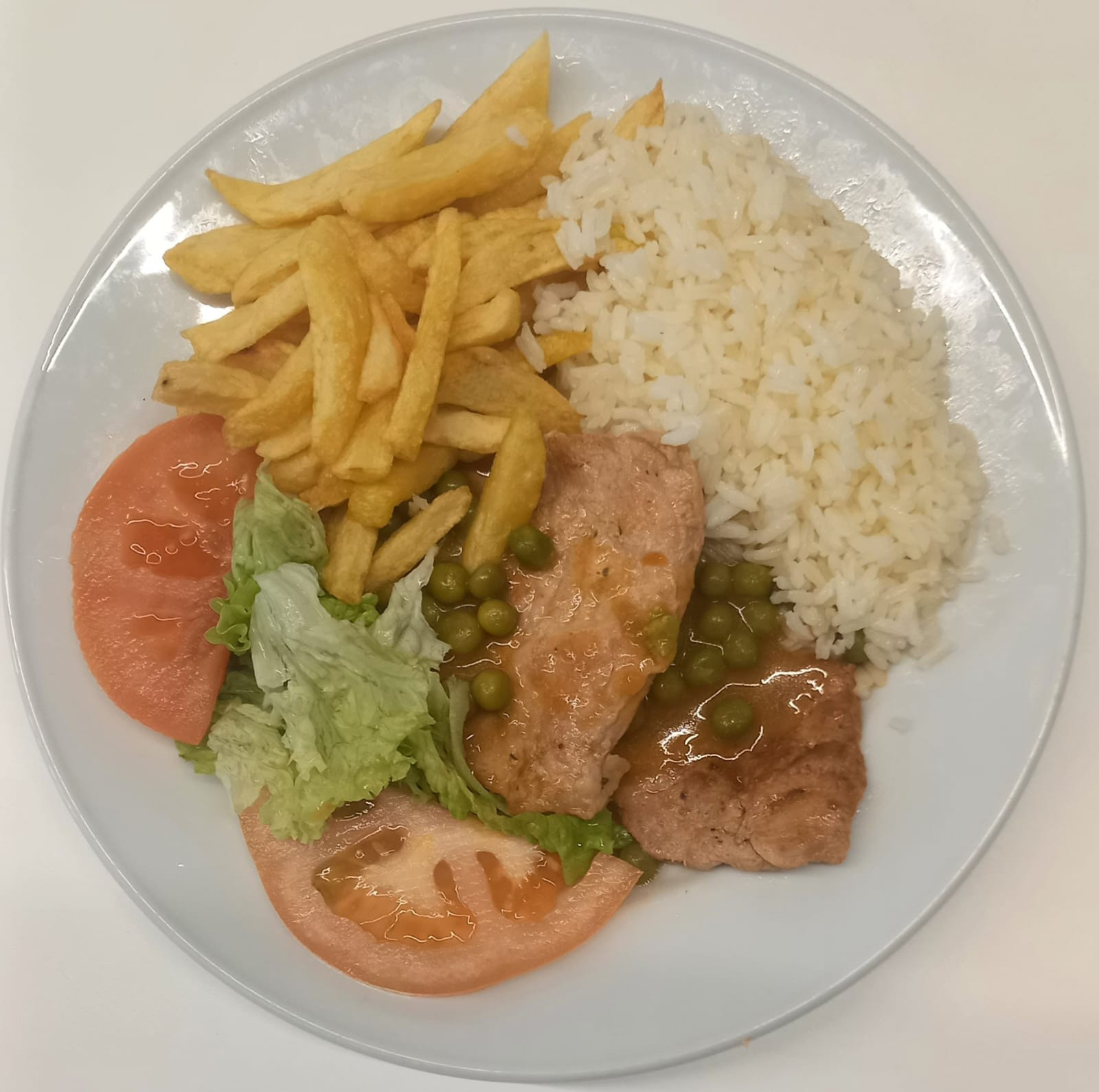 Lombinhos de porco com molho de ervilhas