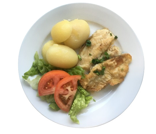 Tilápia corada com batata salteada