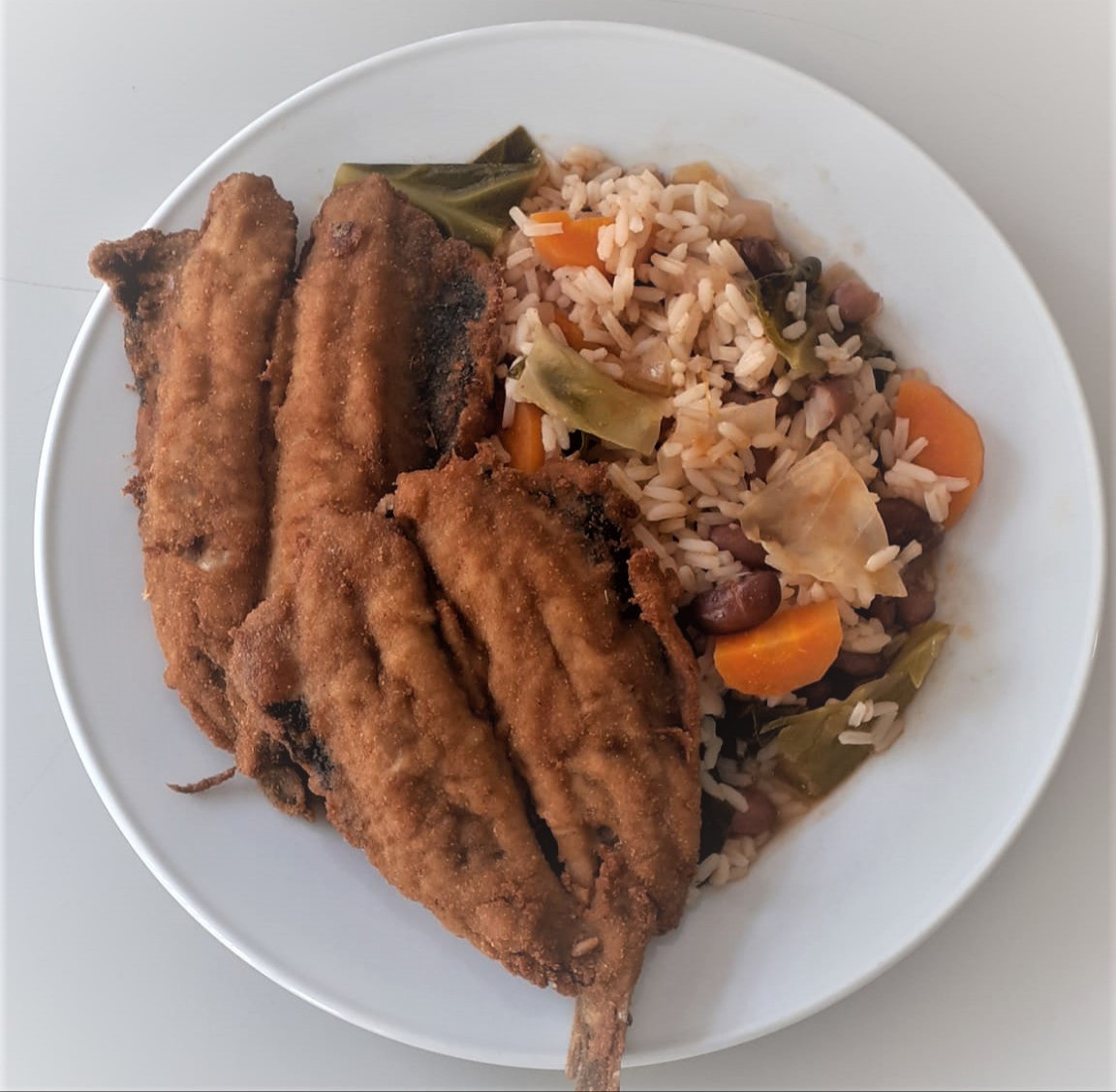 Escalopes de sardinha com arroz de legumes