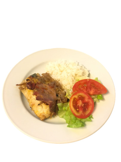 Pescada assada no forno com presunto